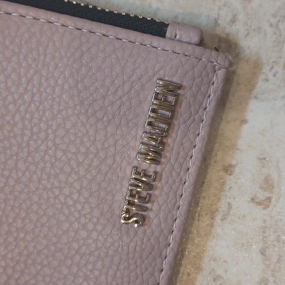 Steve Madden Zipper Card Holder/Mini Wallet - Picture 2 of 5